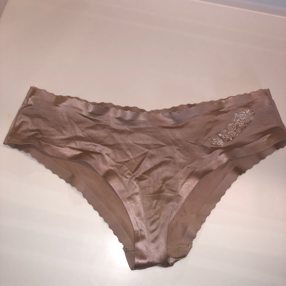 Bundle and make and offer Low rise hip huggers